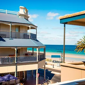 ** Hotel Esplanade Australia